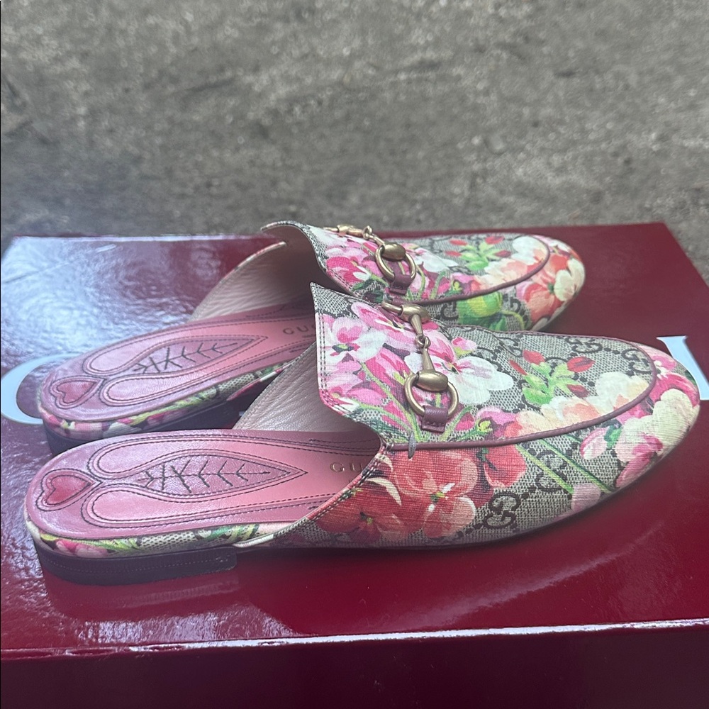 Gucci Women's Floral Loafers - Pink and Green - Picture 4 of 11